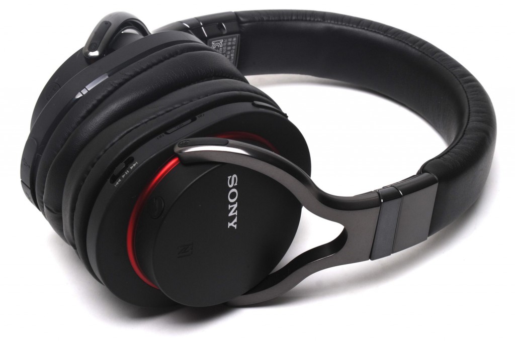 sony MDR-1RBT wireless headphones