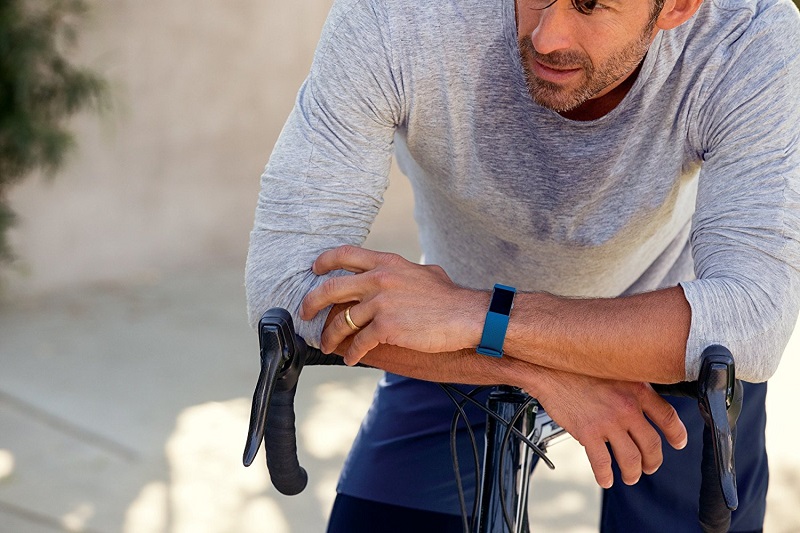 Fitbit-Charge-2-Heart-Rate-Activity-Tracker-cycling