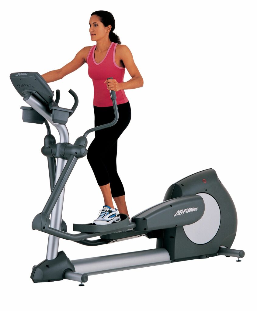 Life-Fitness-Club-Series-Cross-Trainer-woman-working-out