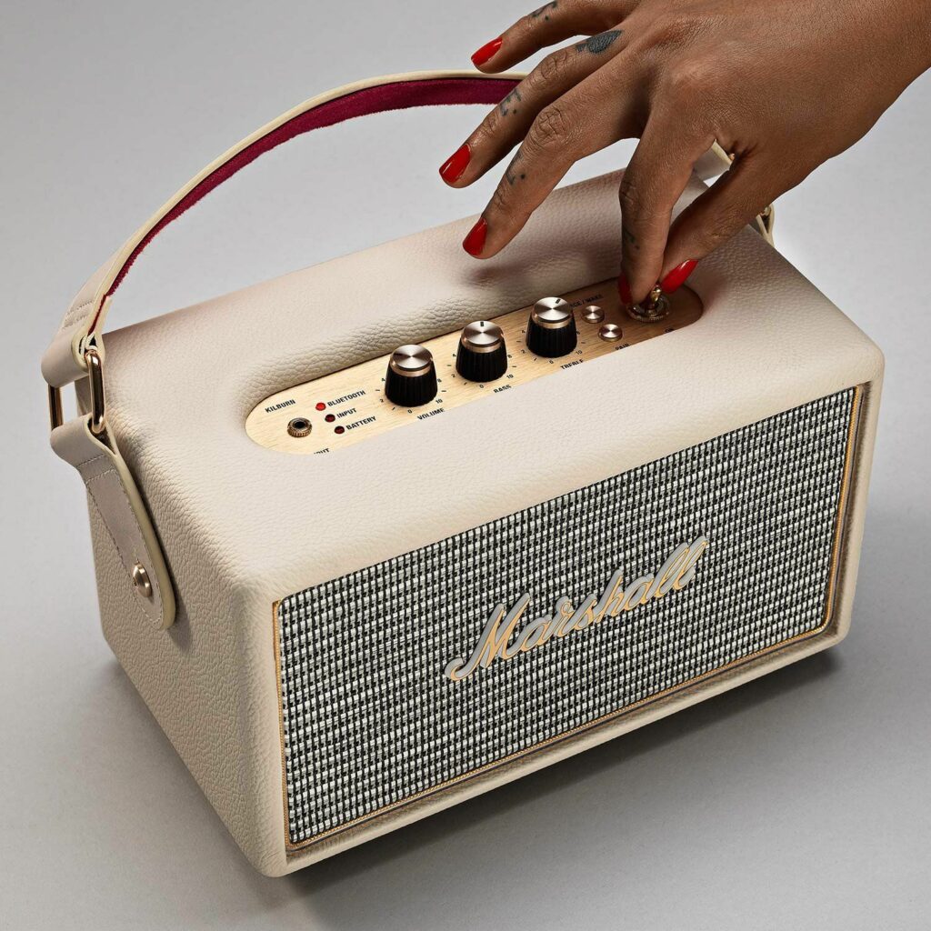 how-to-buy-Bluetooth-speakers-white-marshall