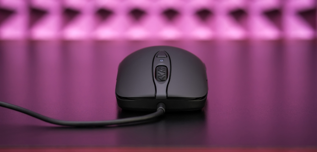 wired-vs-wireless-gaming-mouse-1