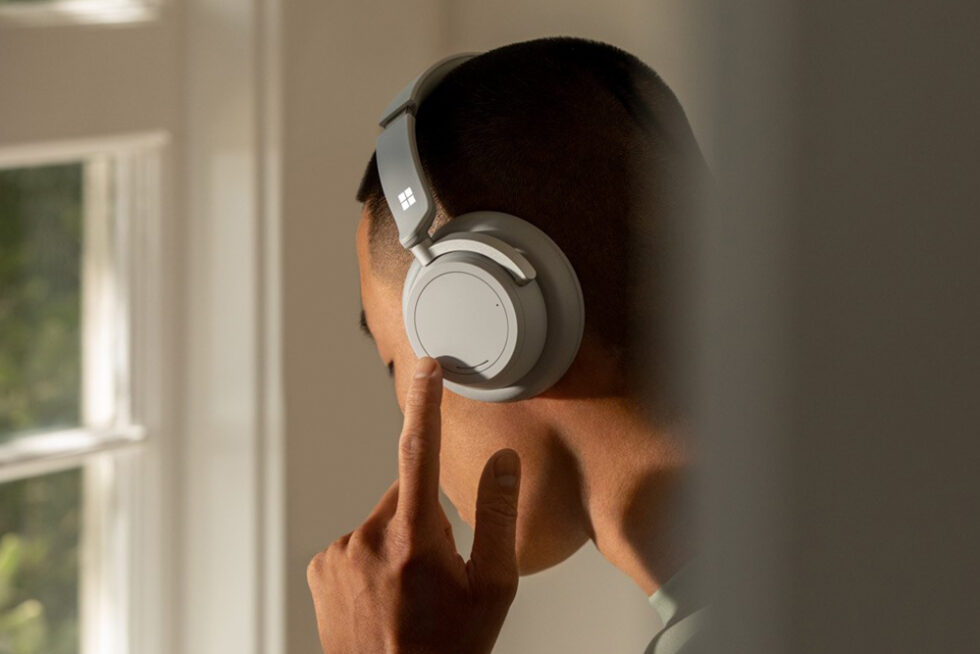 Bluetooth Headphones For TV: A Quick Buyer’s Guide - JAYS TECH REVIEWS