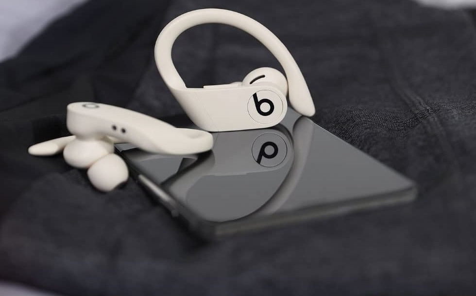 Beats-Powerbeats-Pro-with-AppleCare+